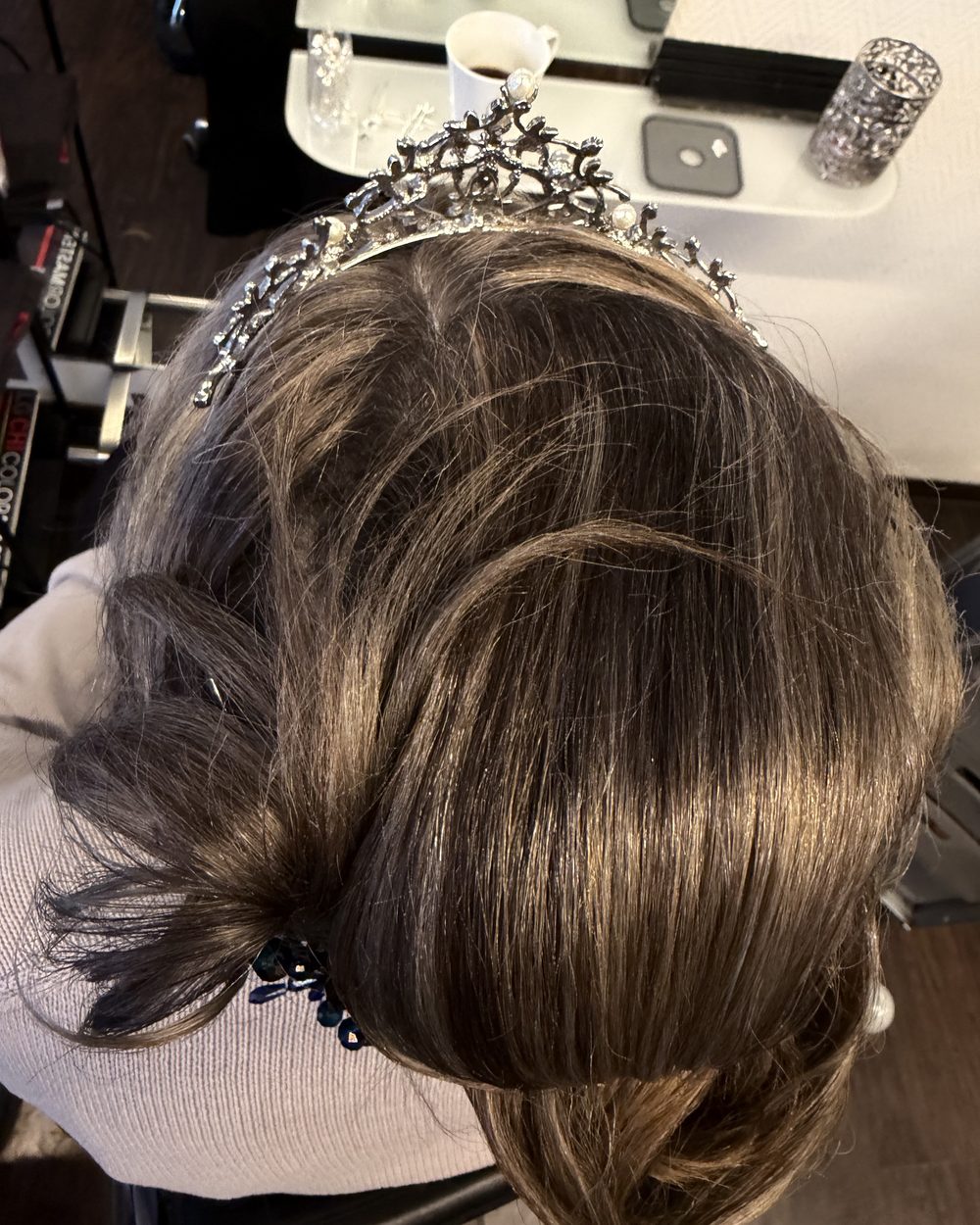 Brautfrisur mit Tiara, gearbeitet bei HAIR and STYLE Mannheim